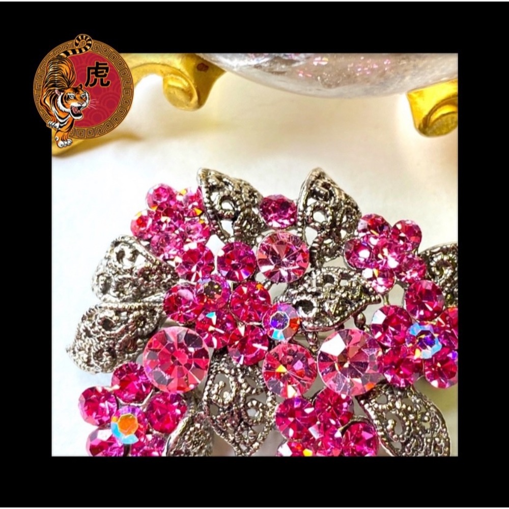 🔴 Vintage Pink Stone Brooch Unbranded